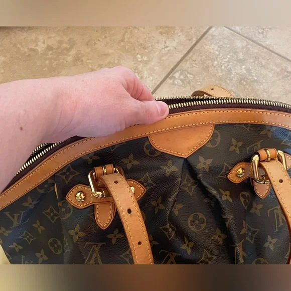 Louis Vuitton Tivoli GM Monogram - Picture 8 of 15
